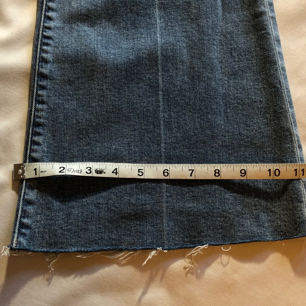 Express Women's Light Wash Flare Jeans - Picture 4 of 7